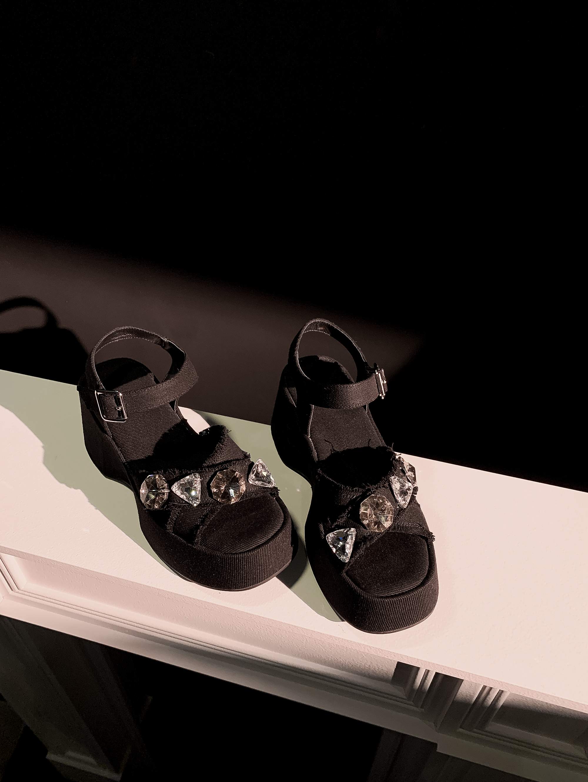 Krazing Pot Denim Peep Toe Pla - Casual Sandal Leather 评论和价格